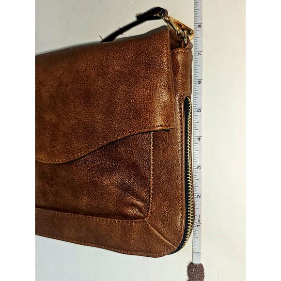 Moda Luxe Crossbody55 - Picture 12 of 15